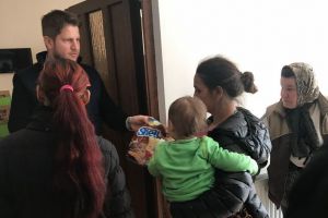 Filantropia Ortodoxă: 9 tone de ajutoare oferite celor nevoiaşi înainte de Paşti