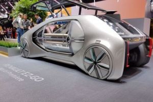 MAȘINI zburătoare AIRBUS, bolizi de lux BMW şi PORSCHE şi ROBOȚI pe roti RENAULT şi TOYOTA