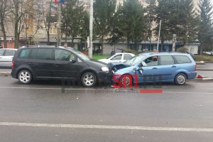 FOTO. Accident la Crinul. Traficul pe Careiului, paralizat