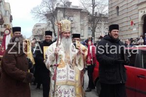 Spalarea picioarelor, ceremonial oficiat in manastiri, catedrale si parohii. De ce IPS Teodosie nu a urmat gestul Mantuitorului din Joia Mare 