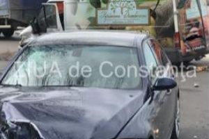 Imagini de la eveniment: Accident rutier, pe bulevardul I.C.Bratianu din Constanta. A fost solicitata ambulanta (video) 