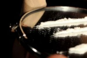 O familie de drogaţi: Părinţii trag pe nas cocaină, fiul fumează haşiş