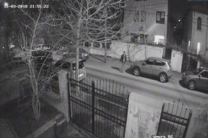 Bărbatul care a incendiat opt maşini în Bucureşti a fost prins. Are tulburări de comportament