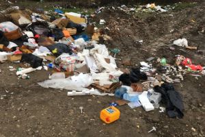 Gropile de gunoi de la granita Timisoara – Giroc au fost vazute si de Politia Locala