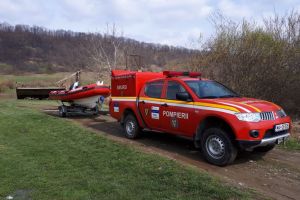 FOTO Bărbat găsit înecat în râul Olt în apropiere de Cârţa