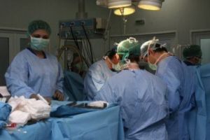 Nou-născut cu  o malformaţie congenitală gravă, operat la Institutul Inimii