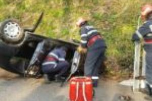 Accident grav pe drumul spre Secu! O persoană încarcerată şi alte trei rănite!