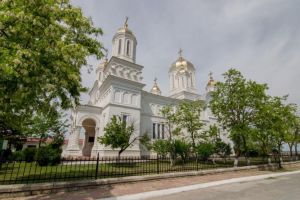 Biserica Sfintii Imparati“ din Harsova, transformata in grajd de cai in Primul Razboi Mondial