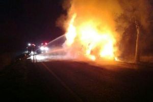 ULTIMĂ ORĂ: Un autoturism a ars în cartierul Sud din Focşani