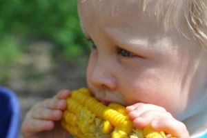 Cum să-ţi convingi copilul să mănânce mai multe legume