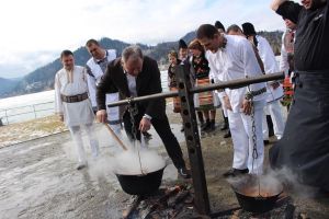 ”Judeţul Bistriţa-Năsăud, cu tradiţii de pe Valea Bârgăului, acasă la toţi românii”