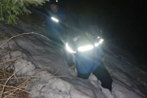 Doi turişti străini rătăciţi în Călimani, găsiţi de jandarmi după trei ore de căutări
