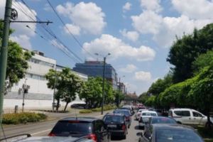 AMBUTEIAJE la tot pasul pe Valea Prahovei. Atenţie, şoferi! Sfârşitul vacanţei vine cu TRAFIC INTENS şi pe AUTOSTRADĂ, înspre Capitală