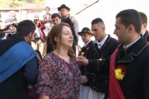 Junii Tineri au plecat la stropit fetele