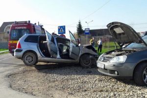 Accident în Sântandrei: Un adult şi un copil au ajuns la spital, cu răni uşoare (FOTO)
