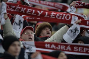 Scandalos: Înaintea unui meci între Juventus Bucureşti şi Sepsi OSK, din difuzoare s-au auzit versuri xenofobe şi vulgare