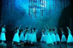 In weekend: Intalnire cu Floria Tosca si Giselle, la Teatrul Oleg Danovski“