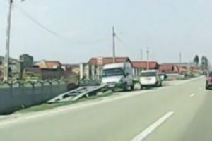 Șofer şicanat în trafic: ”Ai BMW, îţi faci de cap”. VIDEO