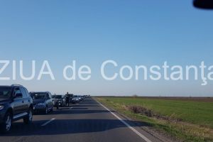 Atentie soferi. Traficul este blocat pe un sens de mers pe drumul dintre Slobozia si Drajna. Coloana de masini se intinde pe mai multi kilometri (galerie foto+video)  