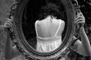 Reflecţia din oglindă