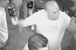 BĂTAIE într-un club deţinut de CĂTĂLIN BOTEZATU. Membrii unui CLAN INTERLOP au fost bătuţi de oamenii de pază