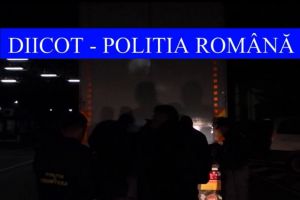 Suspecti de trafic de migranti retinuti de procurorii DIICOT. Cum functiona gruparea infractionala 