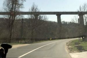 Paşti pe valea Vâlsanului: nici urşii nu mai îndrăznesc să coboare din păduri, speriaţi de bubuitul manelelor