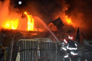 Sărbători Pascale cu incendii pe bandă rulantă, în judeţul Satu Mare!