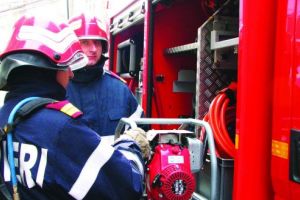 O persoană a căzut într-o fântână şi nu a mai putut fi salvată