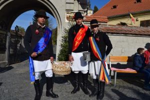 Junii Tineri vă invită la „Marţea cu plăcinte”