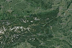 Urmarire ca in filme pentru prinderea unor romani suspectati ca au jefuit un magazin de bricolaje in Austria. A fost folosit si un elicopter