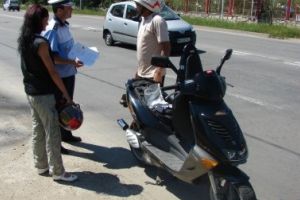 Tânăr, cercetat la 25 de ani.  A condus beat şi fără permis un moped neînmatriculat