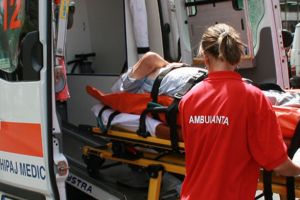 ACCIDENT. Bărbat rănit grav în urma unei coliziuni între două maşini