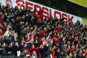 Suporterii români i-au jignit DUR pe cei unguri