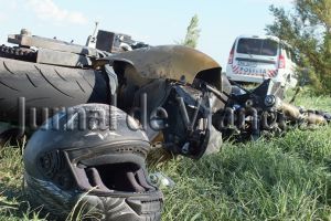 ULTIMĂ ORĂ: Accident pe drumul Surăii! Un motociclist şi un pasager, răniţi