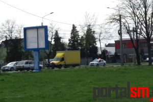 FOTO. Maramureşean lăsat fără plăcuţele de înmatriculare în Satu Mare