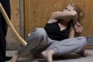 Povestea TERIFIANTĂ a UNEI FETE din Brăila. A fost VIOLATĂ de propriul frate timp de 10 ani. Jurnalul SECRET al adolescentei 