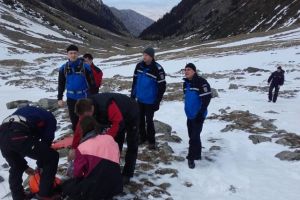 Două trupuri neînsufleţite, presupuse a fi ale turiştilor dispăruţi din Iaşi, găsite în masivul Făgăraş