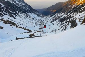 FOTO – Douăzeci de turişti blocaţi în telecabine între Bâlea Cascadă şi Bâlea Lac