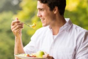 Omraam Mikhael Aivanhov: Calea tăcerii (III): Exerciţiu: mâncaţi în linişte