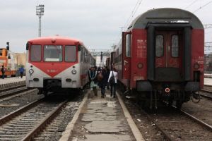 Trenul Resita – Timisoara a deraiat in urma unei alunecari de teren