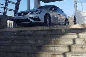 Șoferul care a intrat cu maşina într-un pasaj pietonal din Centrul Civic s-a prezentat la Poliţie