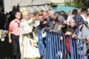 Incepand cu data de 11 aprilie 2018 ora 1400, in zona Bisericii „Buna Vestire” din municipiul Braila se va instala un dispozitiv de garduri de protectie pentru fluidizarea pelerinilor sositi la sarbatorirea „Izvorului Tamaduirii”