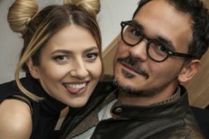 SCANDAL în showbiz. SOŢIA unei vedete de televiziune I-A RĂSPUNS AMANTEI: „Nu o priveşte, sunt aspecte intime ale familiei mele”