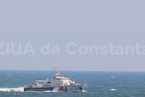 Focuri de arma pe Marea Neagra. Garda de Coasta a surprins un pescador turcesc la braconat la 50 de mile marine de Constanta 