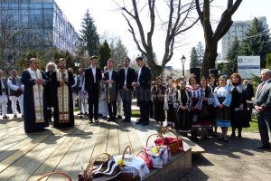 Participare numeroasă a sucevenilor la concertul de clopote şi toacă din centrul Sucevei