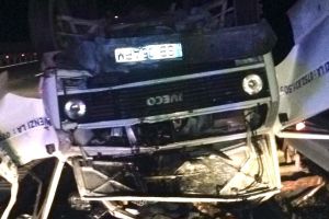 UPDATE FOTO – Accident pe autostrada Sibiu – Deva. Două persoane rănite