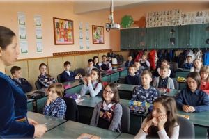 Activităţi de promovare a educaţiei juridice, la Şcoala Gimnazială „Al. I. ...