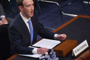 Zuckerberg anunţă dezastrul: Date ale utilizatorilor Facebook au fost vândute de Kogan şi altor companii, în afară de Cambridge Analytica