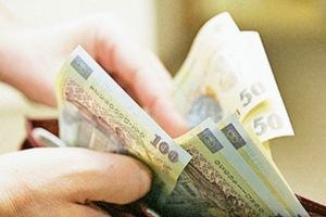 Tânăr din Moineşti, cercetat după ce a jefuit un beţiv